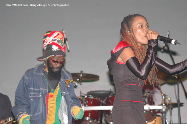 Queen Ifrica @ Tru-Juice Rebel Salute 2007 - Saturday, January 13, 2007, Port Kaiser Sports Club, St. Elizabeth - Negril Travel Guide, Negril Jamaica WI - http://www.negriltravelguide.com - info@negriltravelguide.com...!