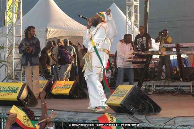 Capleton at Tru-Juice Rebel Salute 2008 - The 15th staging of Tru-Juice Rebel Salute, Saturday, January 12, 2008, Port Kaiser Sports Club, St. Elizabeth, Jamaica W.I. - Photographs by Net2Market.com - Barry J. Hough Sr, Photographer - Negril Travel Guide, Negril Jamaica WI - http://www.negriltravelguide.com - info@negriltravelguide.com...!