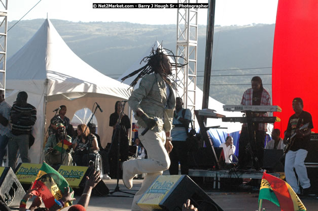 Jah Cure at Tru-Juice Rebel Salute 2008 - The 15th staging of Tru-Juice Rebel Salute, Saturday, January 12, 2008, Port Kaiser Sports Club, St. Elizabeth, Jamaica W.I. - Photographs by Net2Market.com - Barry J. Hough Sr, Photographer - Negril Travel Guide, Negril Jamaica WI - http://www.negriltravelguide.com - info@negriltravelguide.com...!