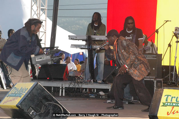 Sugar Minott at Tru-Juice Rebel Salute 2008 - The 15th staging of Tru-Juice Rebel Salute, Saturday, January 12, 2008, Port Kaiser Sports Club, St. Elizabeth, Jamaica W.I. - Photographs by Net2Market.com - Barry J. Hough Sr, Photographer - Negril Travel Guide, Negril Jamaica WI - http://www.negriltravelguide.com - info@negriltravelguide.com...!