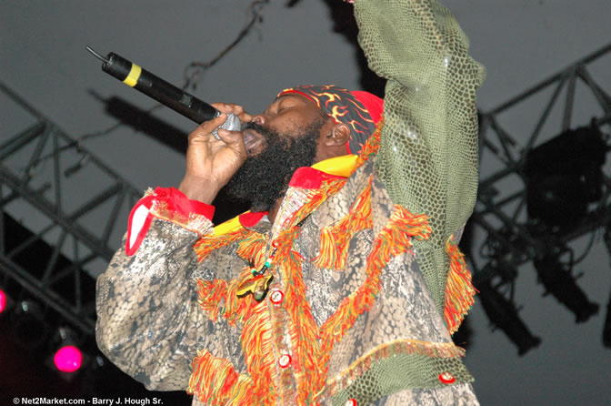 Capleton - Red Stripe Reggae Sumfest 2005 - Dancehall Night - July 21th, 2005 - Negril Travel Guide, Negril Jamaica WI - http://www.negriltravelguide.com - info@negriltravelguide.com...!