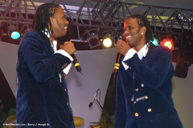 Twin of Twins - Red Stripe Reggae Sumfest 2005 - Dancehall Night - July 21th, 2005 - Negril Travel Guide, Negril Jamaica WI - http://www.negriltravelguide.com - info@negriltravelguide.com...!