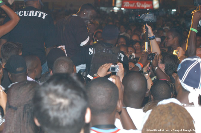 Akon - Red Stripe Reggae Sumfest 2005 - International Night - July 22th, 2005 - Negril Travel Guide, Negril Jamaica WI - http://www.negriltravelguide.com - info@negriltravelguide.com...!