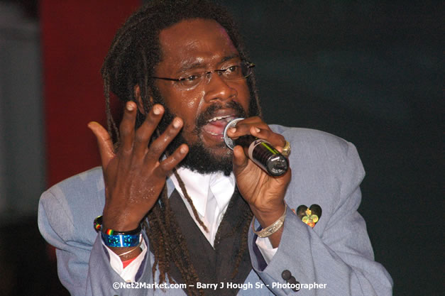 Tarrus Riley - Red Stripe Reggae Sumfest 2007 - Zenith - Saturday, July 21, 2007 - Catherine Hall, Montego Bay, St James, Jamaica W.I. - Negril Travel Guide, Negril Jamaica WI - http://www.negriltravelguide.com - info@negriltravelguide.com...!