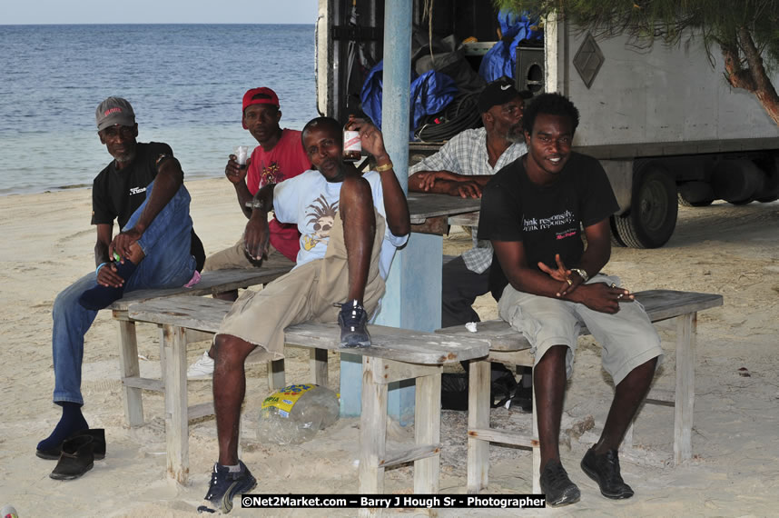 Reggae Sumfest Beach Party at Tropical Beach, Montego Bay - Sunday, July 13, 2008 - Negril Travel Guide, Negril Jamaica WI - http://www.negriltravelguide.com - info@negriltravelguide.com...!