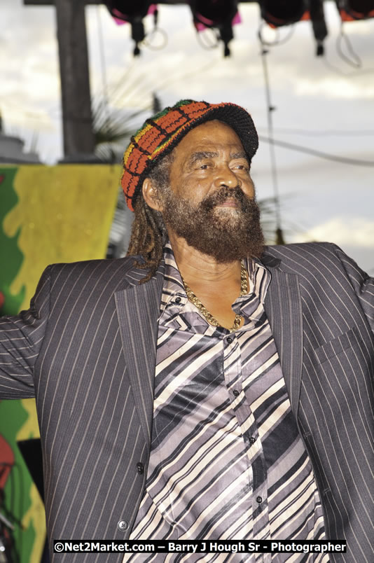 John Holt @ Red Stripe Reggae Sumfest 2008 International Night 2, Catherine Hall, Montego Bay - Saturday, July 19, 2008 - Reggae Sumfest 2008 July 13 - July 19, 2008 - Photographs by Net2Market.com - Barry J. Hough Sr. Photojournalist/Photograper - Photographs taken with a Nikon D300 - Negril Travel Guide, Negril Jamaica WI - http://www.negriltravelguide.com - info@negriltravelguide.com...!