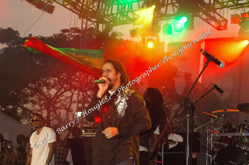 Damian 'Jr. Gong' Marley & NAS @ Reggae Sumfest 2009 - International Night 2 - Reggae Sumfest 2009,Catherine Hall, Montego Bay, St. James, Jamaica W.I. - Saturday, July 25, 2009 - Reggae Sumfest 2009, July 19 - 25, 2009 - Photographs by Net2Market.com - Barry J. Hough Sr. Photojournalist/Photograper - Photographs taken with a Nikon D70, D100, or D300 - Negril Travel Guide, Negril Jamaica WI - http://www.negriltravelguide.com - info@negriltravelguide.com...!