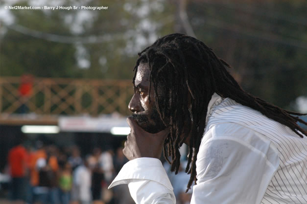 Buju Banton - Red Stripe Reggae Sumfest 2006 - The Summit - Jamaica's Greatest, The World's Best - Saturday, July 22, 2006 - Montego Bay, Jamaica - Negril Travel Guide, Negril Jamaica WI - http://www.negriltravelguide.com - info@negriltravelguide.com...!