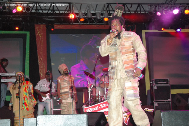 Izniga - Ignition - The Internation Fire Blazes - Friday, July 21, 2006 - Montego Bay, Jamaica - Negril Travel Guide, Negril Jamaica WI - http://www.negriltravelguide.com - info@negriltravelguide.com...!