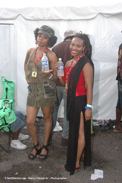 Venue - Audience at Red Stripe Reggae Sumfest 2006 - The Summit - Jamaica's Greatest, The World's Best - Saturday, July 22, 2006 - Montego Bay, Jamaica - Negril Travel Guide, Negril Jamaica WI - http://www.negriltravelguide.com - info@negriltravelguide.com...!