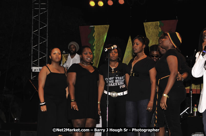 Tarrus Riley @ Reggae Sumfest 2008 International Night 2, Catherine Hall, Montego Bay - Saturday, July 19, 2008 - Reggae Sumfest 2008 July 13 - July 19, 2008 - Photographs by Net2Market.com - Barry J. Hough Sr. Photojournalist/Photograper - Photographs taken with a Nikon D300 - Negril Travel Guide, Negril Jamaica WI - http://www.negriltravelguide.com - info@negriltravelguide.com...!