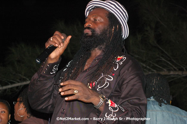 Tarrus Riley, Jimmy Riley, and Dwayne Stephensen - Money Cologne Promotions in association with "British Link Up" presents Summer Jam featuring She's Royal Tarrus Riley & Jimmy Riley - Plus Ras Slick, Sham Dawg, and Whiskey Bagio @ Roots Bamboo, Norman Manley Boulevard, Negril, Jamaica W.I. - Backed up Dean Fraser & The Hurricanne Band - MC Barry G and Rev. BB - July 25, 2007 - Negril Travel Guide.com, Negril Jamaica WI - http://www.negriltravelguide.com - info@negriltravelguide.com...!