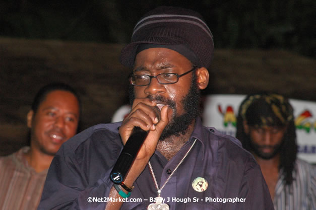 Tarrus Riley, Jimmy Riley, and Dwayne Stephensen - Money Cologne Promotions in association with "British Link Up" presents Summer Jam featuring She's Royal Tarrus Riley & Jimmy Riley - Plus Ras Slick, Sham Dawg, and Whiskey Bagio @ Roots Bamboo, Norman Manley Boulevard, Negril, Jamaica W.I. - Backed up Dean Fraser & The Hurricanne Band - MC Barry G and Rev. BB - July 25, 2007 - Negril Travel Guide.com, Negril Jamaica WI - http://www.negriltravelguide.com - info@negriltravelguide.com...!