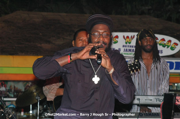 Tarrus Riley, Jimmy Riley, and Dwayne Stephensen - Money Cologne Promotions in association with "British Link Up" presents Summer Jam featuring She's Royal Tarrus Riley & Jimmy Riley - Plus Ras Slick, Sham Dawg, and Whiskey Bagio @ Roots Bamboo, Norman Manley Boulevard, Negril, Jamaica W.I. - Backed up Dean Fraser & The Hurricanne Band - MC Barry G and Rev. BB - July 25, 2007 - Negril Travel Guide.com, Negril Jamaica WI - http://www.negriltravelguide.com - info@negriltravelguide.com...!