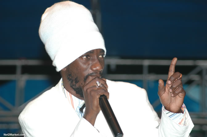 Sizzla - Spring Break 2005 -  6th Anniversary - All Day - All Night - Photo Gallery - Sunday, March 13th - Long Bay Beach, Negril Jamaica - Negril Travel Guide, Negril Jamaica WI - http://www.negriltravelguide.com - info@negriltravelguide.com...!