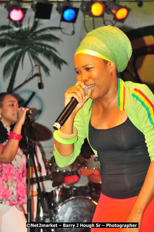 Queen Ifrica @ Unite The People An International Reggae Fest, Featuring: Beres Hammond, Coco T, Queen Ifrica, Khalil, Cameal Davis, Iley Dread, Rochelle, Geoffrey Star, Ras Penco, Kool DeLoy, Otis Gayle, J.McKay, Tiney Winey, Venue at Norman Manley Boulevard, Negril, Westmoreland, Jamaica - Saturday, April 4, 2009 - Photographs by Net2Market.com - Barry J. Hough Sr, Photographer/Photojournalist - Negril Travel Guide, Negril Jamaica WI - http://www.negriltravelguide.com - info@negriltravelguide.com...!