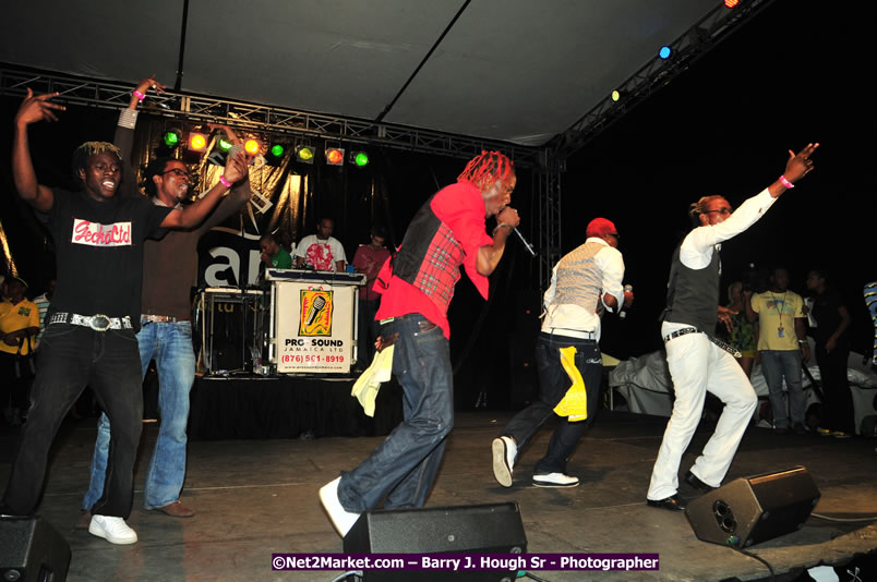 Usain Bolt of Jamaica - The Fastest Man In The World  - Usain Bolt Homecoming Celebrations Concert at the William Knibb High School Play Field, Trelawny - Ice, Ding Dong, Ravers Clavers, D'Angel, Voicemail, RDX and Dancers, Wayne Marshall, Tammi Chynn, Bugle, Nero, Tanya Stephens, Richie Spice, Kip Rich,and Shaggy - Photographs by Net2Market.com - Barry J. Hough Sr. Photojournalist/Photograper - Photographs taken with a Nikon D300 - Negril Travel Guide, Negril Jamaica WI - http://www.negriltravelguide.com - info@negriltravelguide.com...!