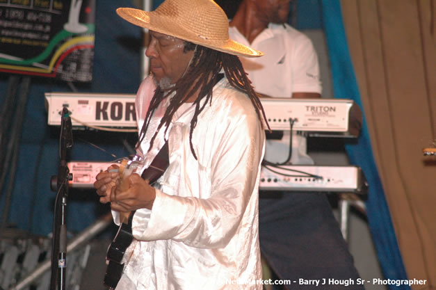 Kenyatta Hill @ Western Consciousness 2007 - Presented by King of Kings Productons - Saturday, April 28, 2007 - Llandilo Cultural Centre, Savanna-La-Mar, Westmoreland, Jamaica W.I. - Negril Travel Guide, Negril Jamaica WI - http://www.negriltravelguide.com - info@negriltravelguide.com...!