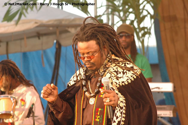 Luciano @ Western Consciousness 2007 - Presented by King of Kings Productons - Saturday, April 28, 2007 - Llandilo Cultural Centre, Savanna-La-Mar, Westmoreland, Jamaica W.I. - Negril Travel Guide, Negril Jamaica WI - http://www.negriltravelguide.com - info@negriltravelguide.com...!