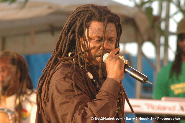 Luciano @ Western Consciousness 2007 - Presented by King of Kings Productons - Saturday, April 28, 2007 - Llandilo Cultural Centre, Savanna-La-Mar, Westmoreland, Jamaica W.I. - Negril Travel Guide, Negril Jamaica WI - http://www.negriltravelguide.com - info@negriltravelguide.com...!