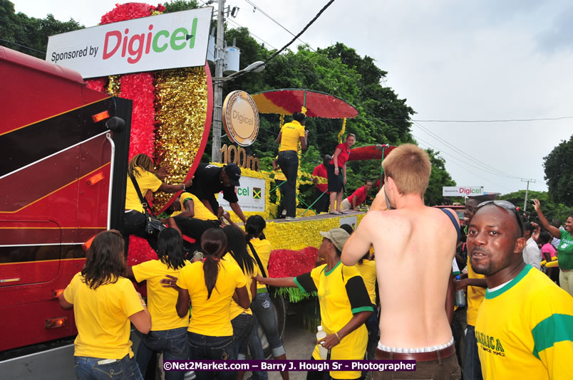 The City of Montego Bay Welcomes Our 2008 Olympians - Western Motorcade - Civic Ceremony - A Salute To Our Beijing Heros - Sam Sharpe Square, Montego Bay, Jamaica - Tuesday, October 7, 2008 - Photographs by Net2Market.com - Barry J. Hough Sr. Photojournalist/Photograper - Photographs taken with a Nikon D300 - Negril Travel Guide, Negril Jamaica WI - http://www.negriltravelguide.com - info@negriltravelguide.com...!